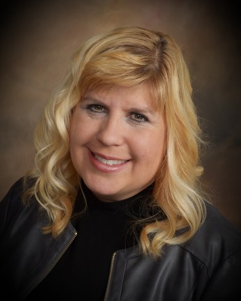 E9-1400x1800MichelleMcIntyre2017gray2